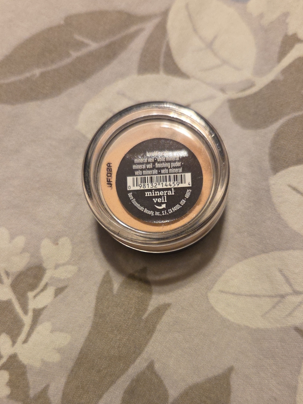 bareMinerals Mineral Veil Finishing Powder - Light Beige